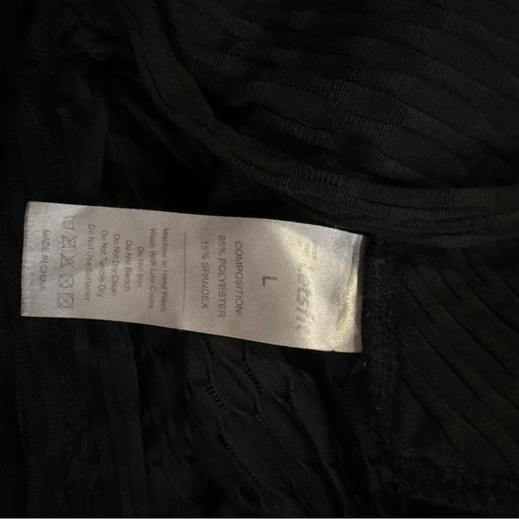 Textured Black Leggings - Picture 3 of 3